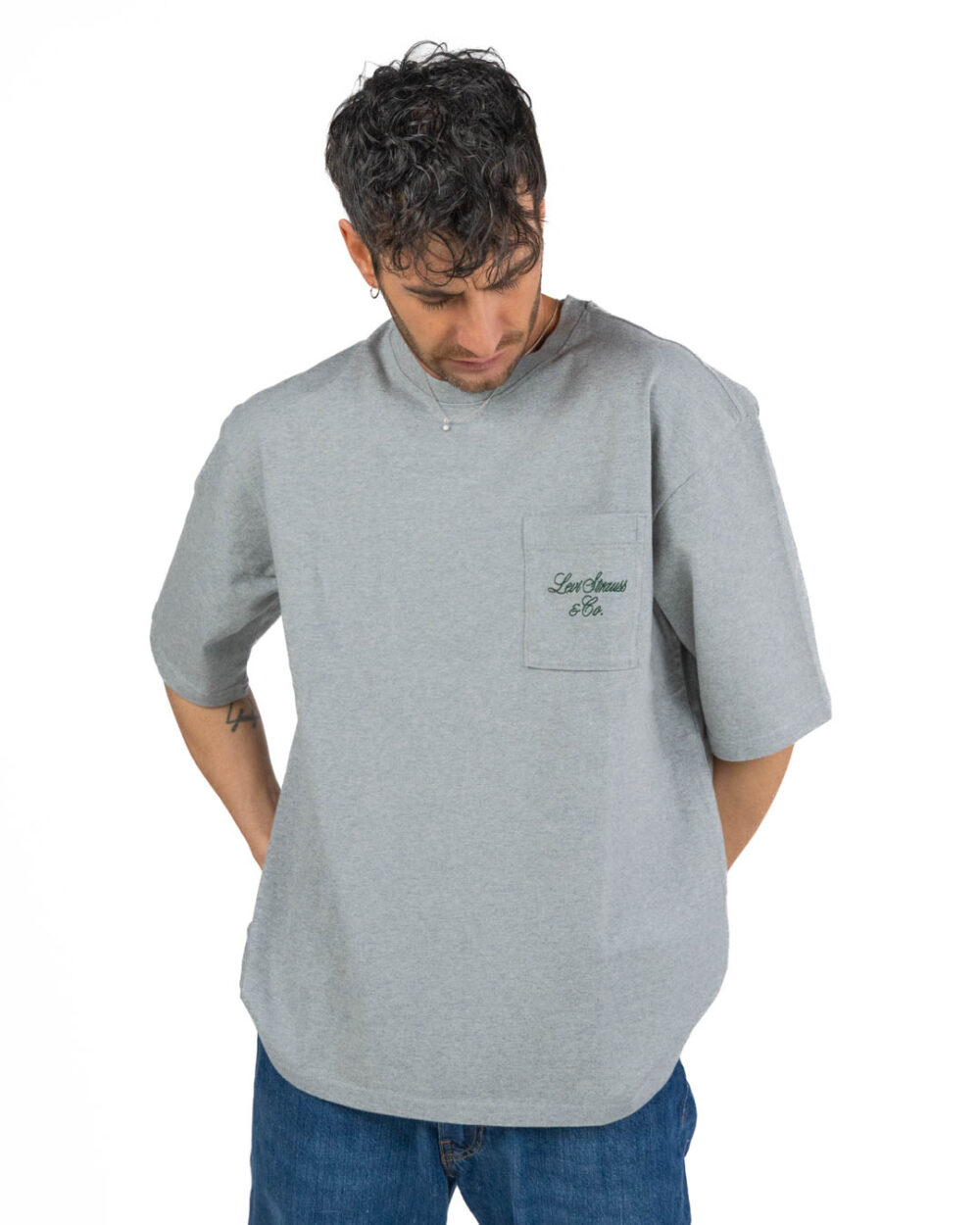 LEVI'S - T-shirt Grigia con logo Verde - immagine 2