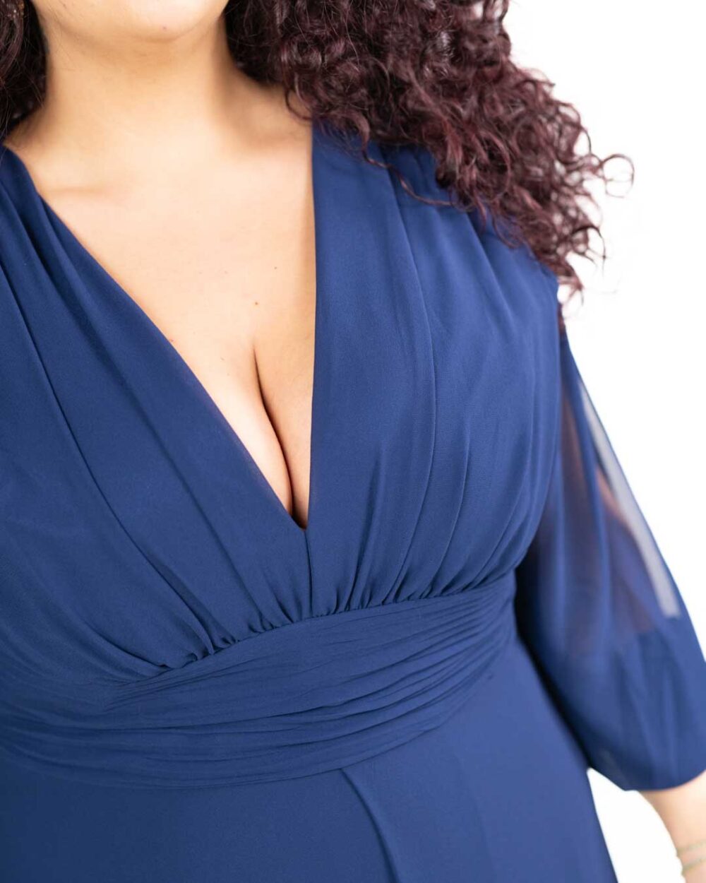 Berti Mode Collection - Abito da cerimonia curvy con scollo a goccia e maniche aperte blu royal - immagine 3