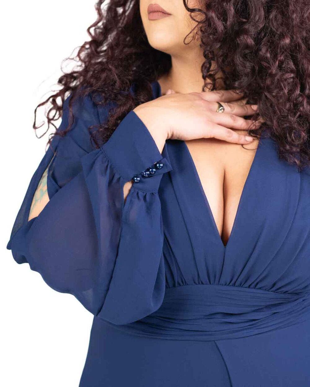 Berti Mode Collection - Abito da cerimonia curvy con scollo a goccia e maniche aperte blu royal - immagine 4