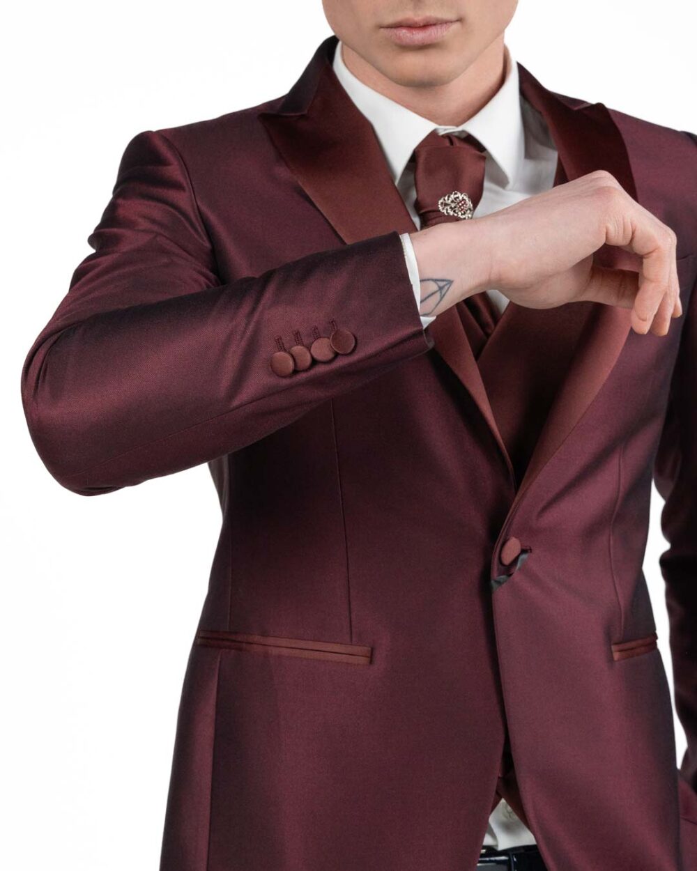 LEBOLE - Abito Bordeaux con Gilet e Cravatta - immagine 5
