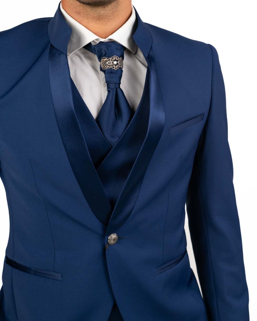 Lebole - Abito blu con collo alla coreana con dettagli in raso e bottone gioiello - immagine 2