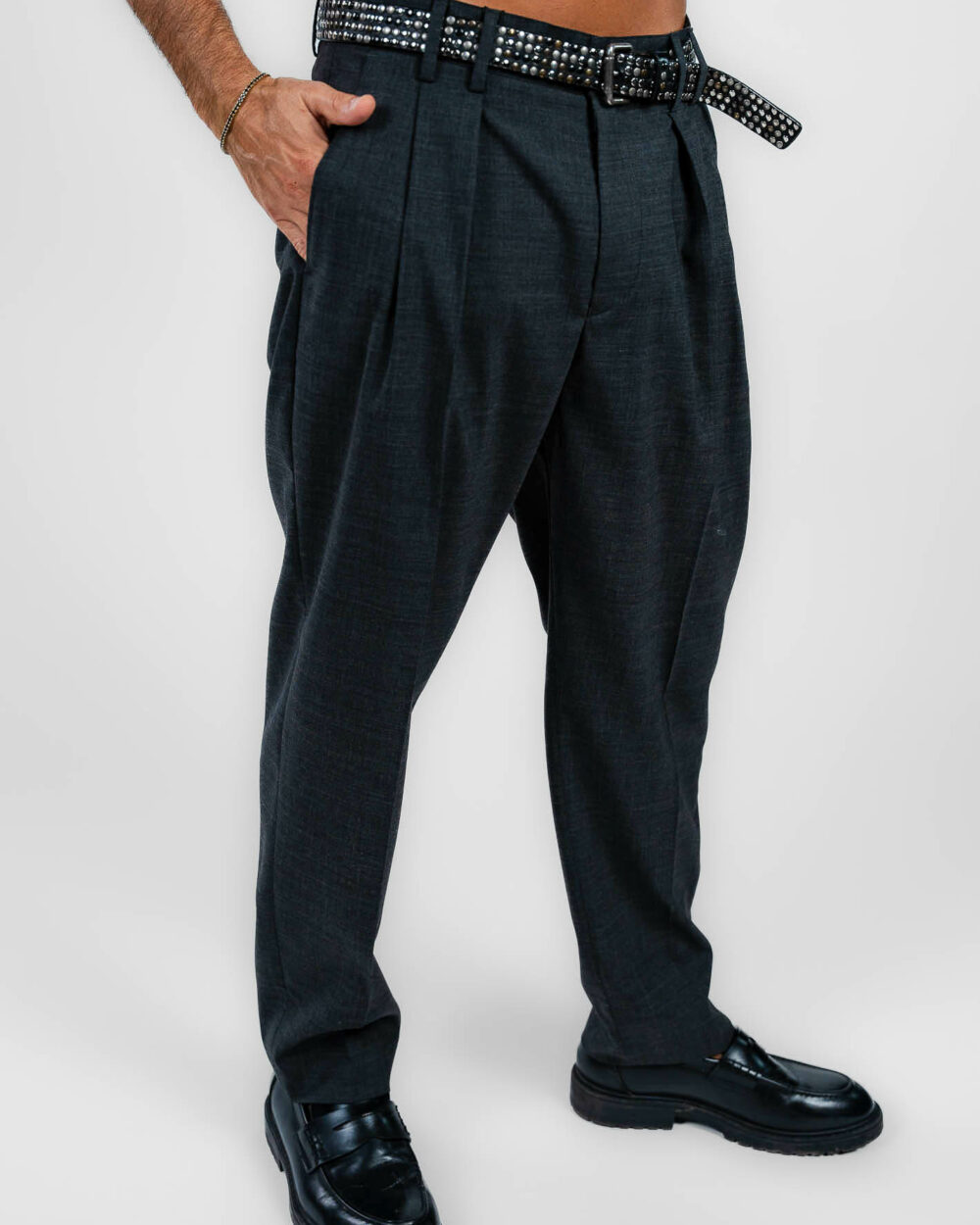 Out Fit - pantalone grigio