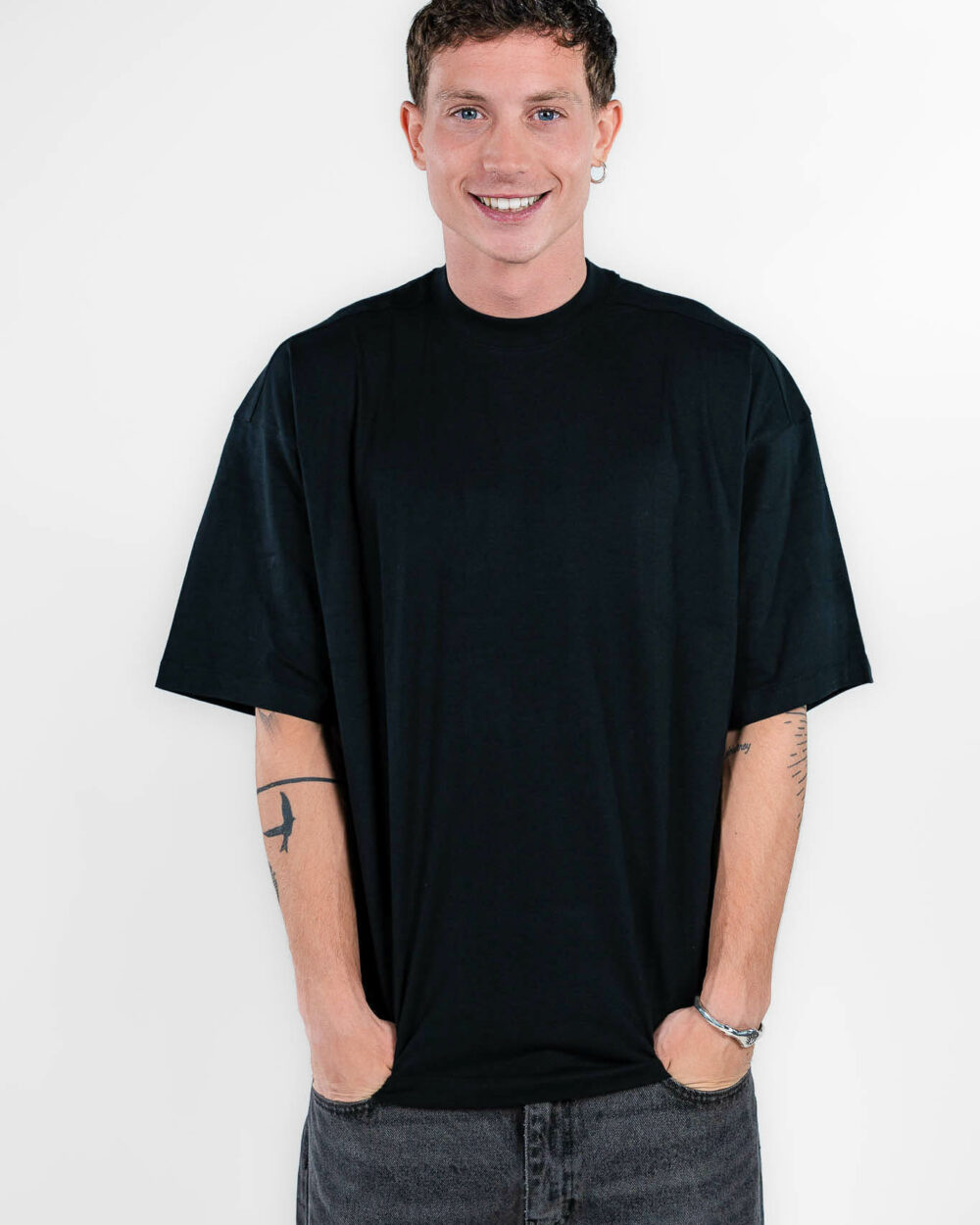 Over/D - t-shirt nera over