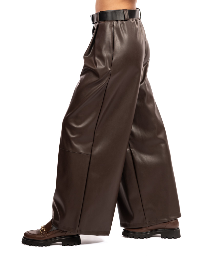 Vicolo pantalone in ecopelle marrone - immagine 2